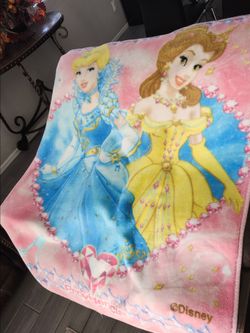 ✅️ Girls Princess Blanket 53in x 44in• Great Condition• $10firm