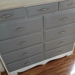11 Wood Drawer Chest And Mirror