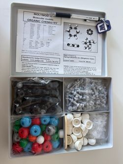 Organic Chemistry Molecular Model Kit + TI89 calculator + Apple earphones