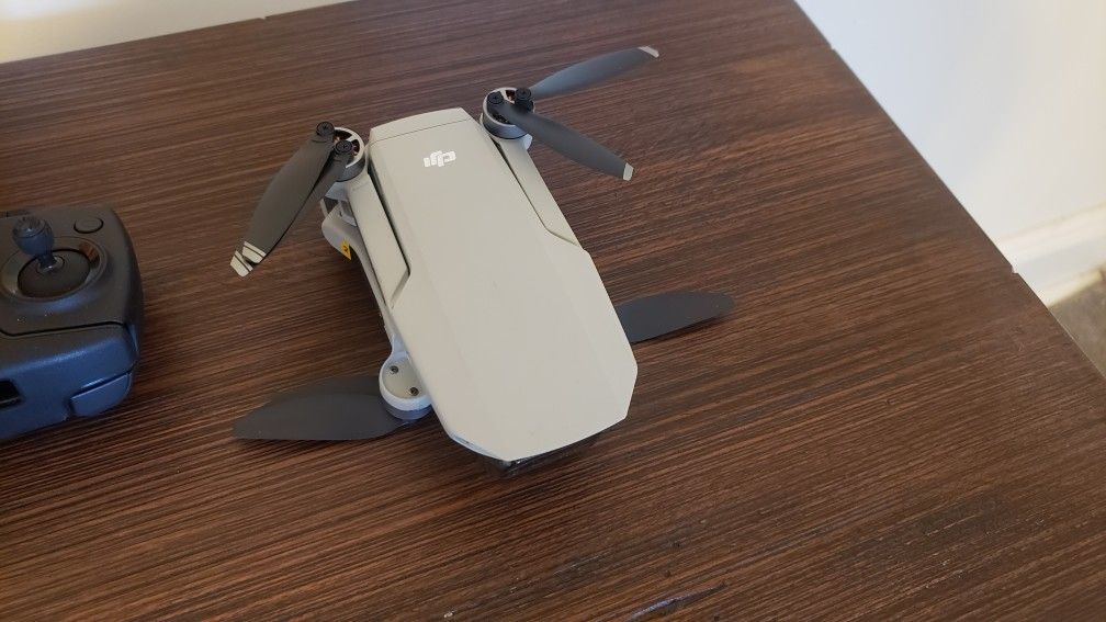 DJI Mavic Mini Drone Combo Pack