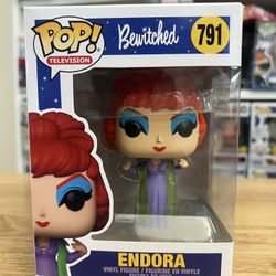 VAULTED Aunt Endora Bewitched Funko Pop #791 TV Show Television Series Vinyl Toy