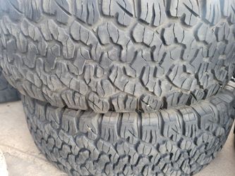 Pair of 285 75 16...bf Goodrich ko2