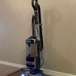 Shark Lift-away Navigator UV650