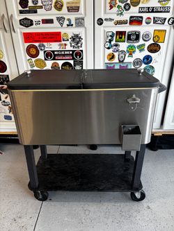 Rolling cooler