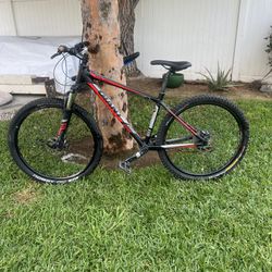 Giant Taylon 4 Bike With Disc Breaks And Front Shocks