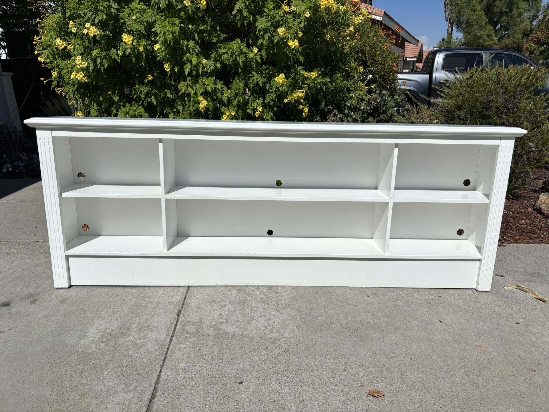 White Modern Media TV Stand Bookcase Furniture Good Condition