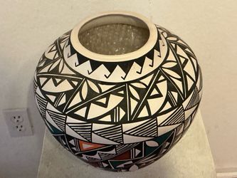 Hand Signed Native American Acoma Handpainted Pot 📍Chinatown Meet 📍