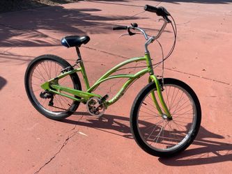 Women’s Electra cruiser bike