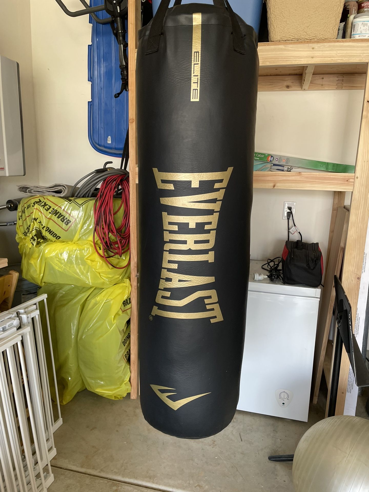 Everlast Elite Nevatear Punching Bag