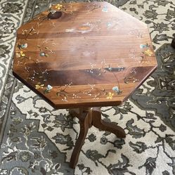 Small end table with foldable top