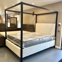 New Queen Canopy Bed Frame 