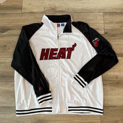  Miami Heat NBA warm-up jacket by Majestic. Size 5XL. Excellent Condition. 