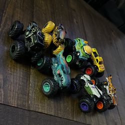 Monster truck Lot