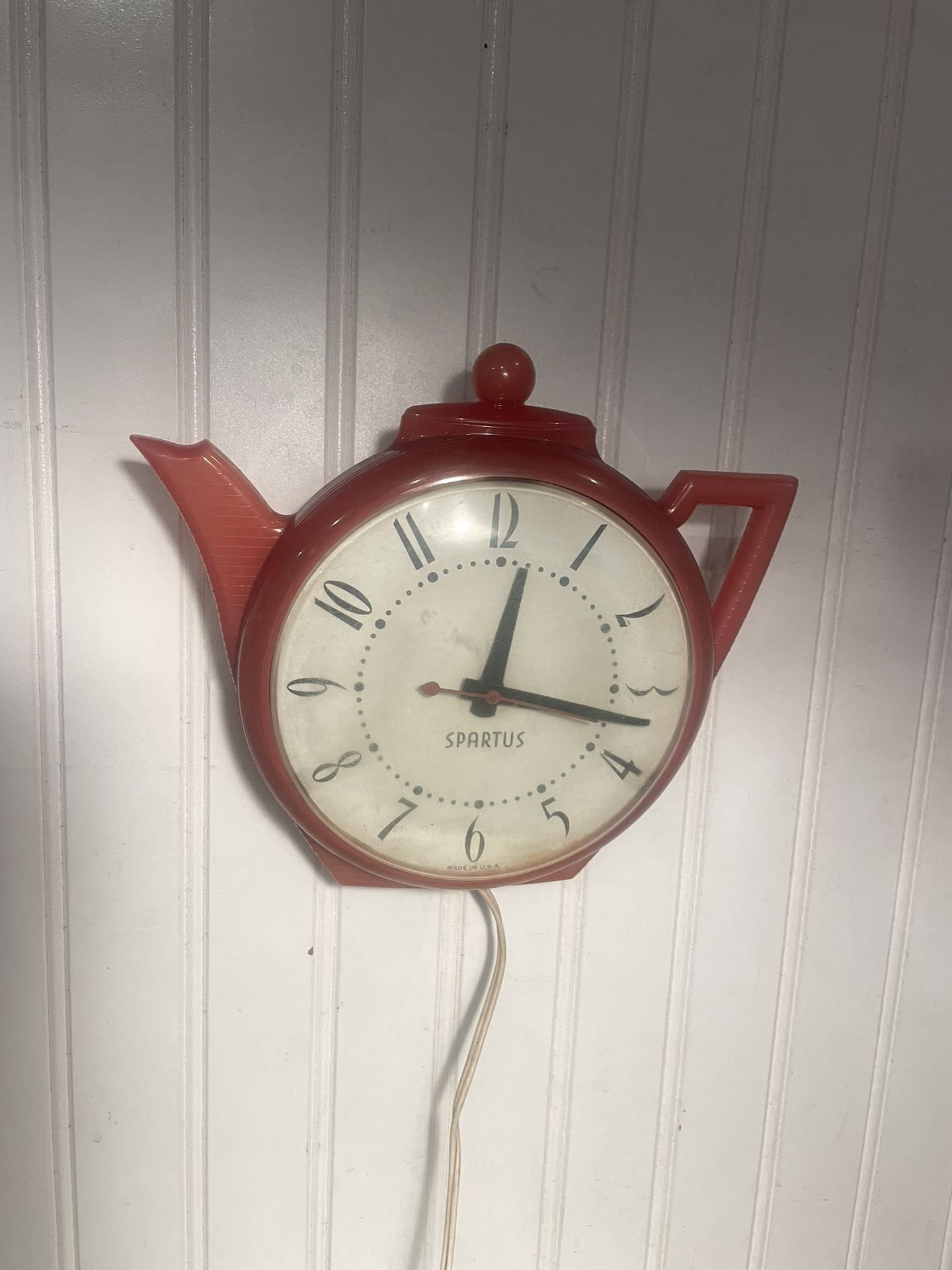 $45. Vintage Kitchen Clock