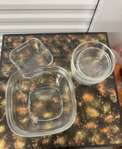 Glass Bowl Lot - Square Bowls and Round Pyrex Bowls - No Lids