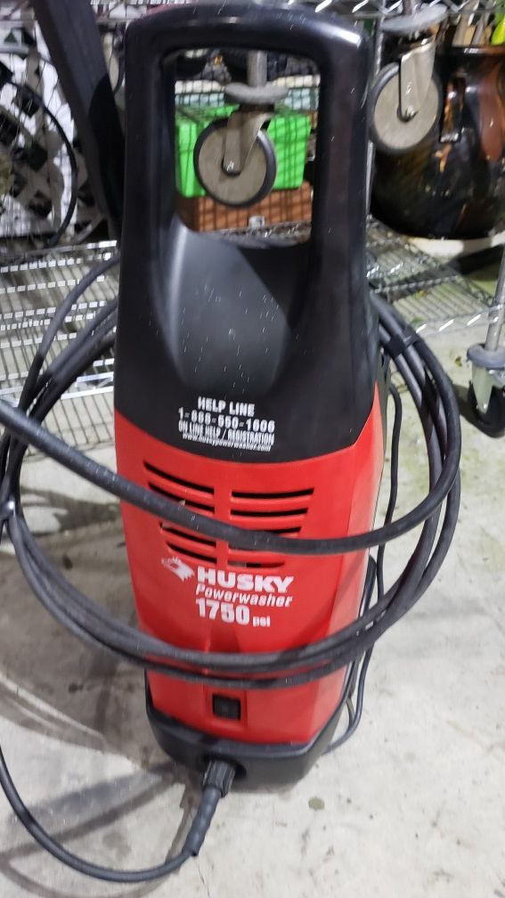 Husky 1750 PSI electric power washer with hose and gun fully functional