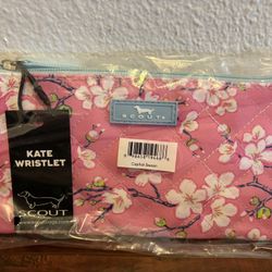 New Scout Kate Wristlet, Capital Swoon