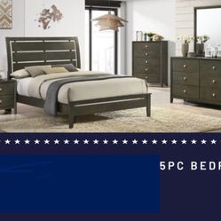 5 PCs Headboard, Foot Board,side Rails,dresser And Mirror