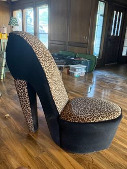 Leopard Print & Black Velvet High Heel Accent Chair 60$ OBO