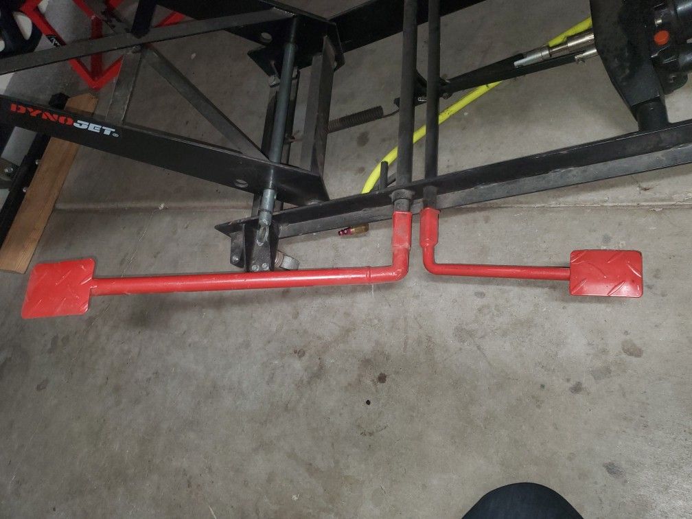 Redline LD1K Motorcycle Table for Sale in Wittmann, AZ OfferUp