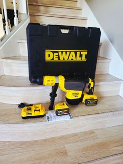 Dewalt 60V FLEXVOLT Lithium-Ion Cordless Brushless 2 in. SDS MAX Rotary Hammer Kit, (1) 9.0Ah /(1) 6ah Batteries, Charger, and Kit Box