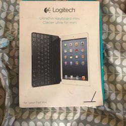 Logitech Ultra thin Keyboard Mini For Ipad