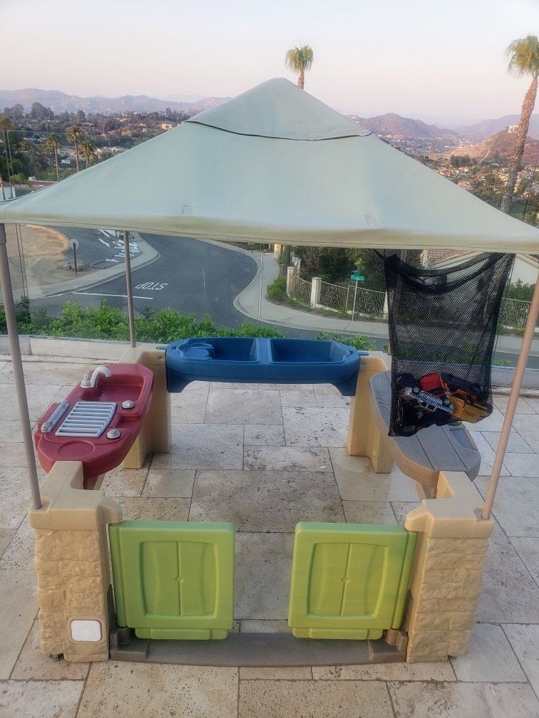 Step2 All Around Playtime Patio with Canopy, Kid Indoor and Outdoor Kitchen