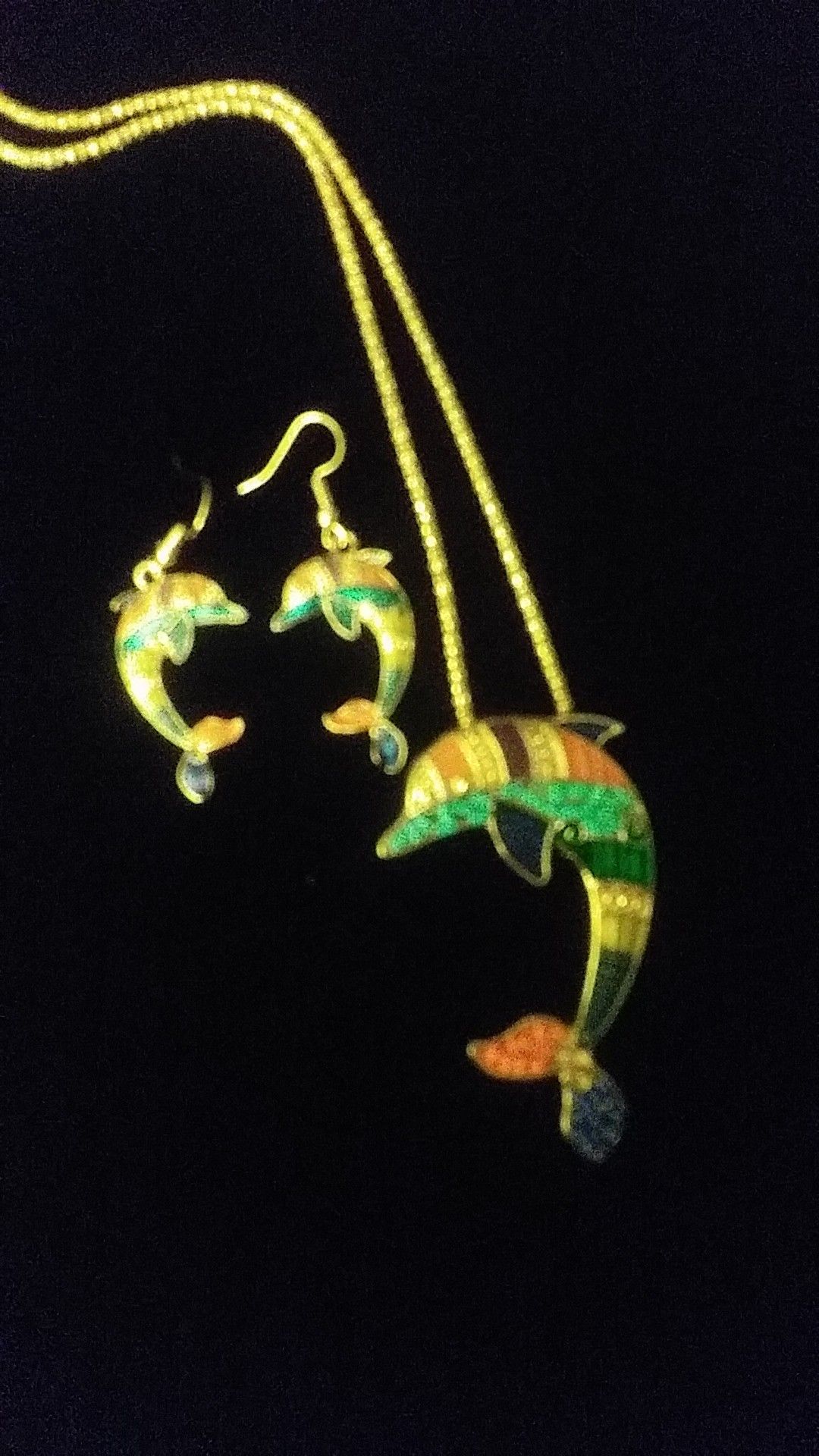 Necklace earings set dolphins, 24$