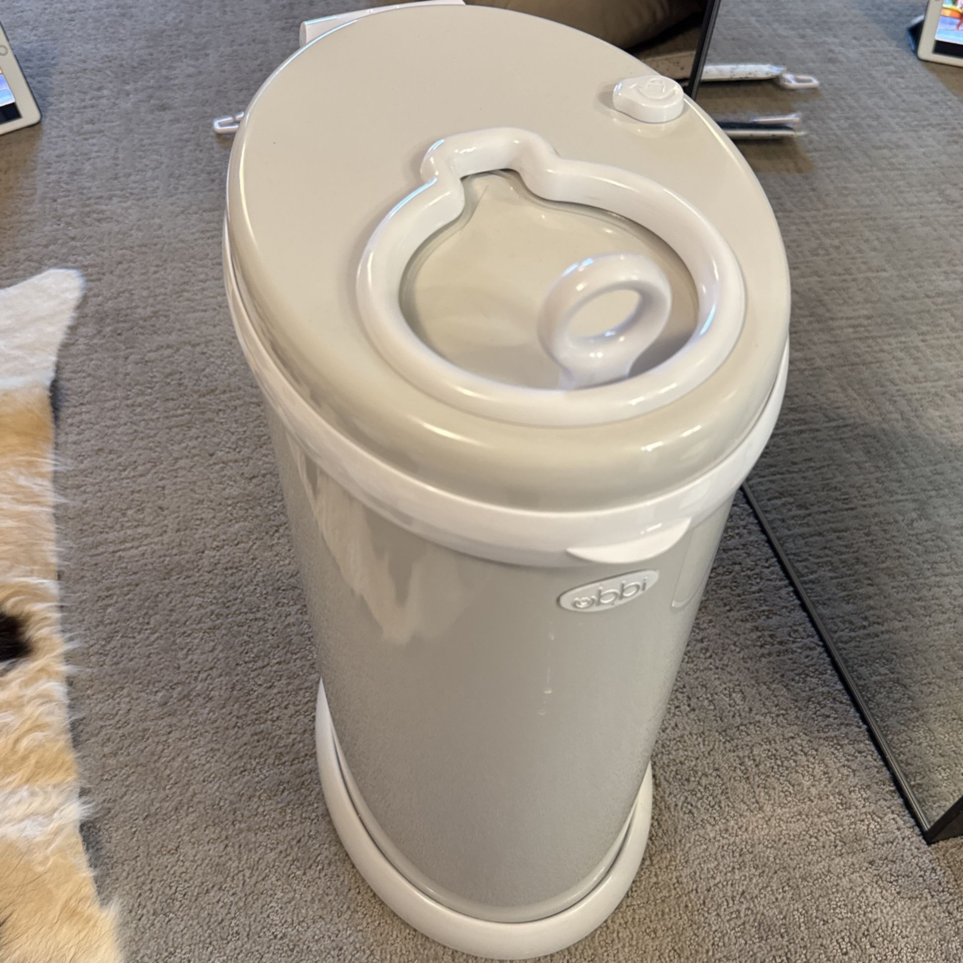 Ubbi diaper pail 