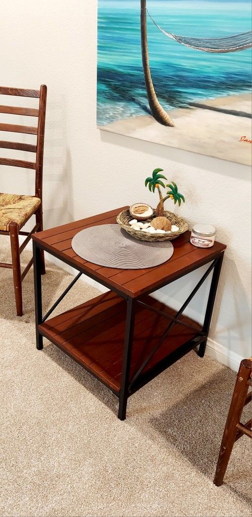 20"H X 20"W X 20"D 🌱Solid Wood & Metal Side/End Table