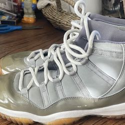 Air Jordan 11 Greys