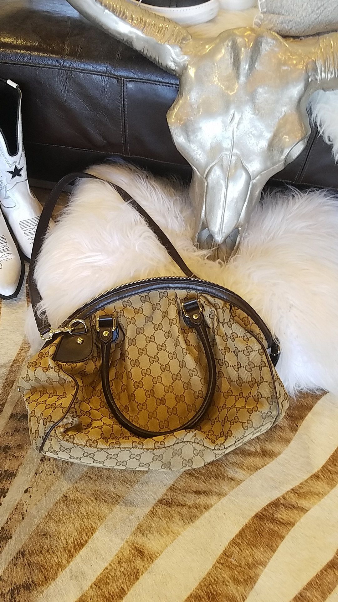 Gucci bag/ purse