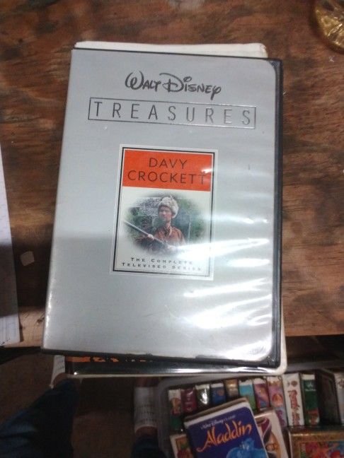 Davy Crockett Walt Disney Treasures 2 Disc 30.00