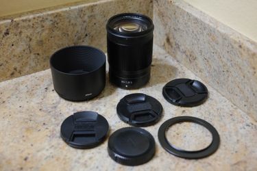 Nikon NIKKOR Z 85mm f/1.8 S Original Owner, Hood + Extras -