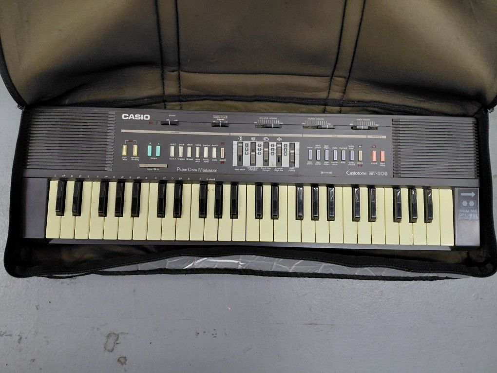 Vintage cassio keyboard