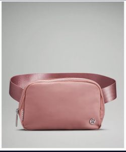 Lululemon Everywhere Belt Bag NWT