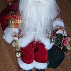 Porcelain Santa from the Old World Santa Collection

