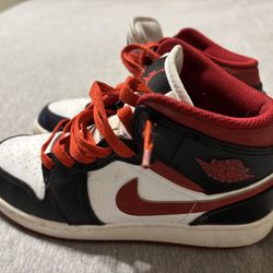 Jordan Retro 1 Gym Red - Youth Shoes