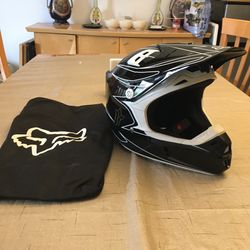 FOX Racing V 1 Pilot Helmet Size Large and has added protection system has been proven to reduce the rotational motion when implemented in a helmet by