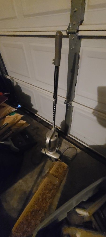 Shark Euro Pro 900w Vacuum