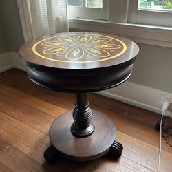 Antique Style Side End Accent Table