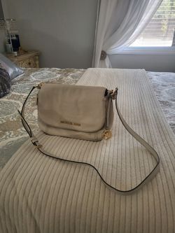 Bolsa Mk limpia