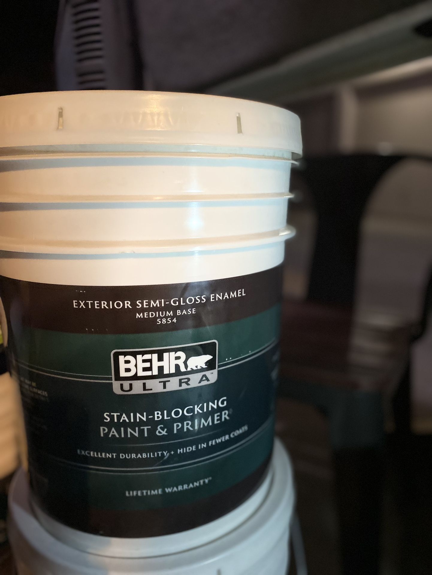 Selling A Few 5 Gallon Buckets Of Different Types/colors Behr Paint.