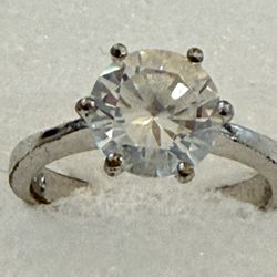 Fashion CZ Silver plated 6 prongs Size 5 Solitaire ring 