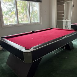 Pool Table 8 Oversized ( Free Delievry & Set Up & New Color Felt Of Your Choice )