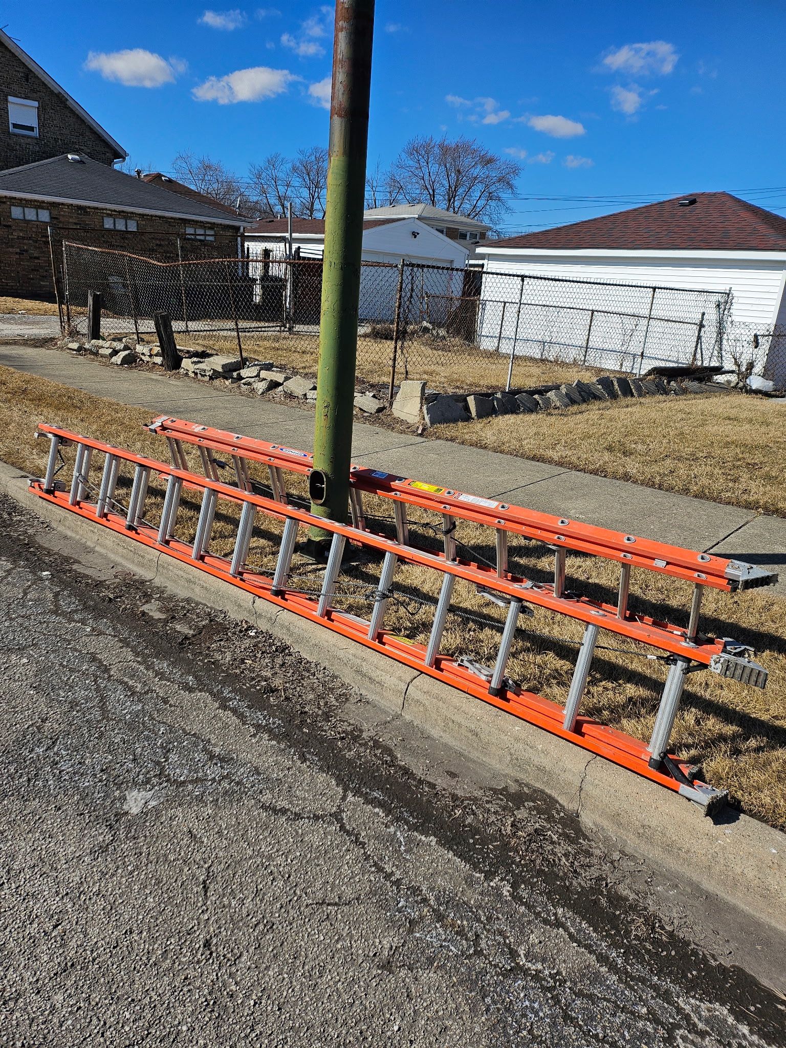 Fiberglass Ladders NO LONGER IN CHICAGO