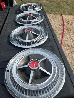 OEM vintage Ford Thunderbird hubcaps (4)