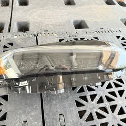 2022 - 2025 HONDA CIVIC RIGHT PASSENGER SIDE HEADLIGHT
