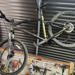 MOUNTAIN BIKE FOR SALE
