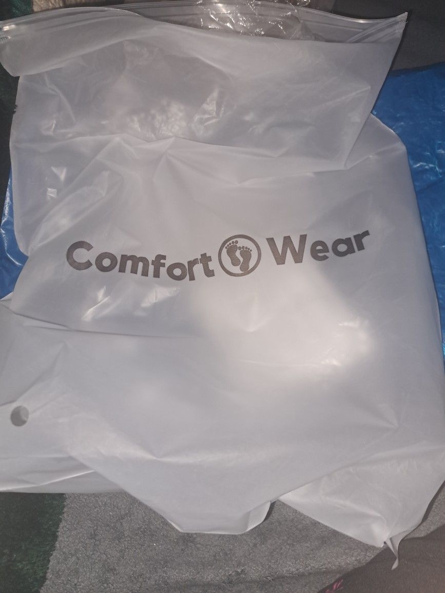 Tennis Shoes Size 10 On Women /8.5 On Men